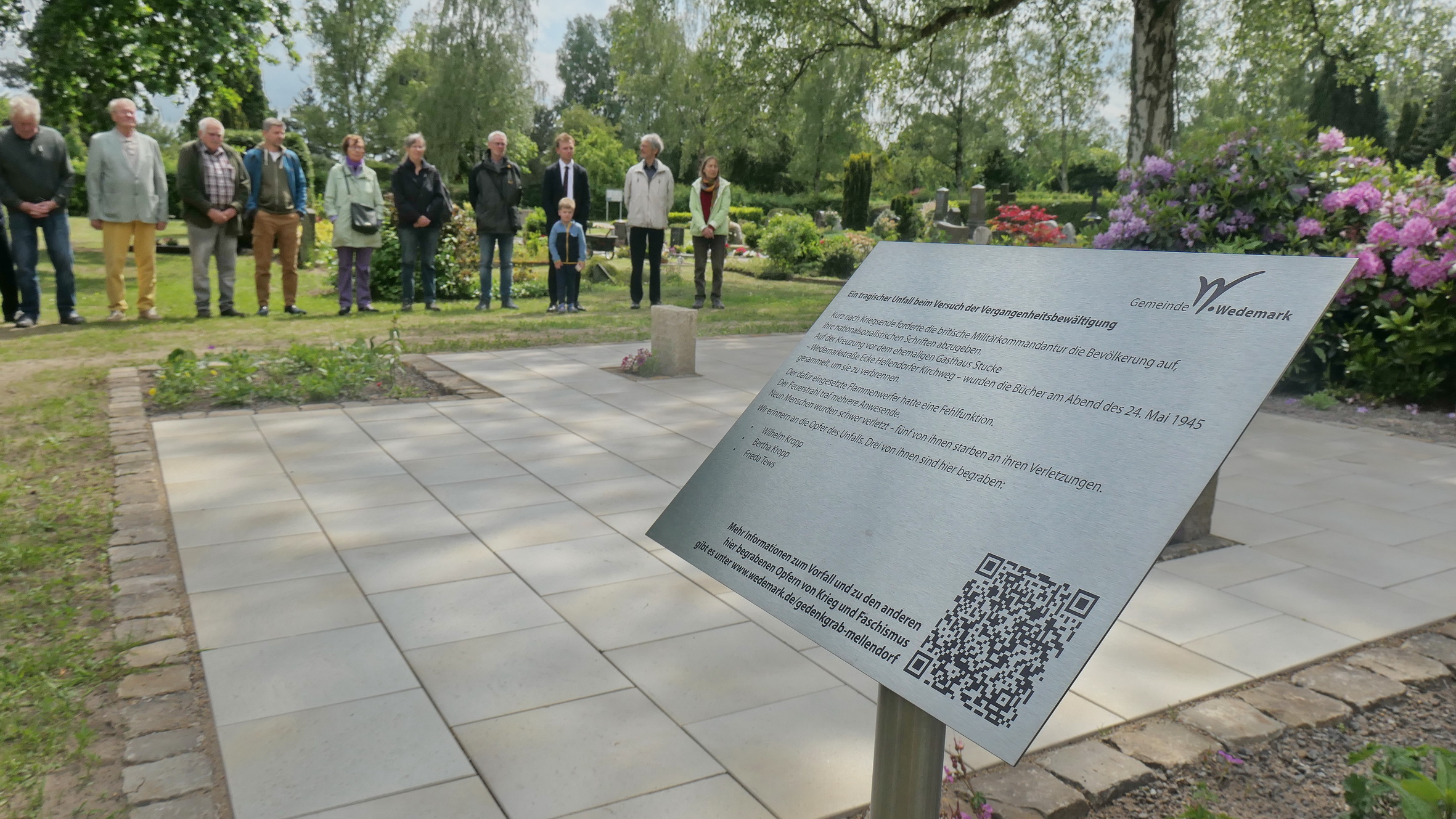 Einweihung der neu angelegten Gedenkstätte auf dem Mellendorfer Friedhof
